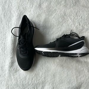 LULULEMON shoe | w blissfeel run | black&white | size:w9.5 | new in box unworn
